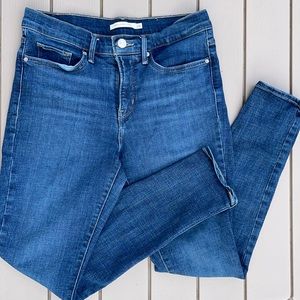 Levi Shaping Skinny Jean